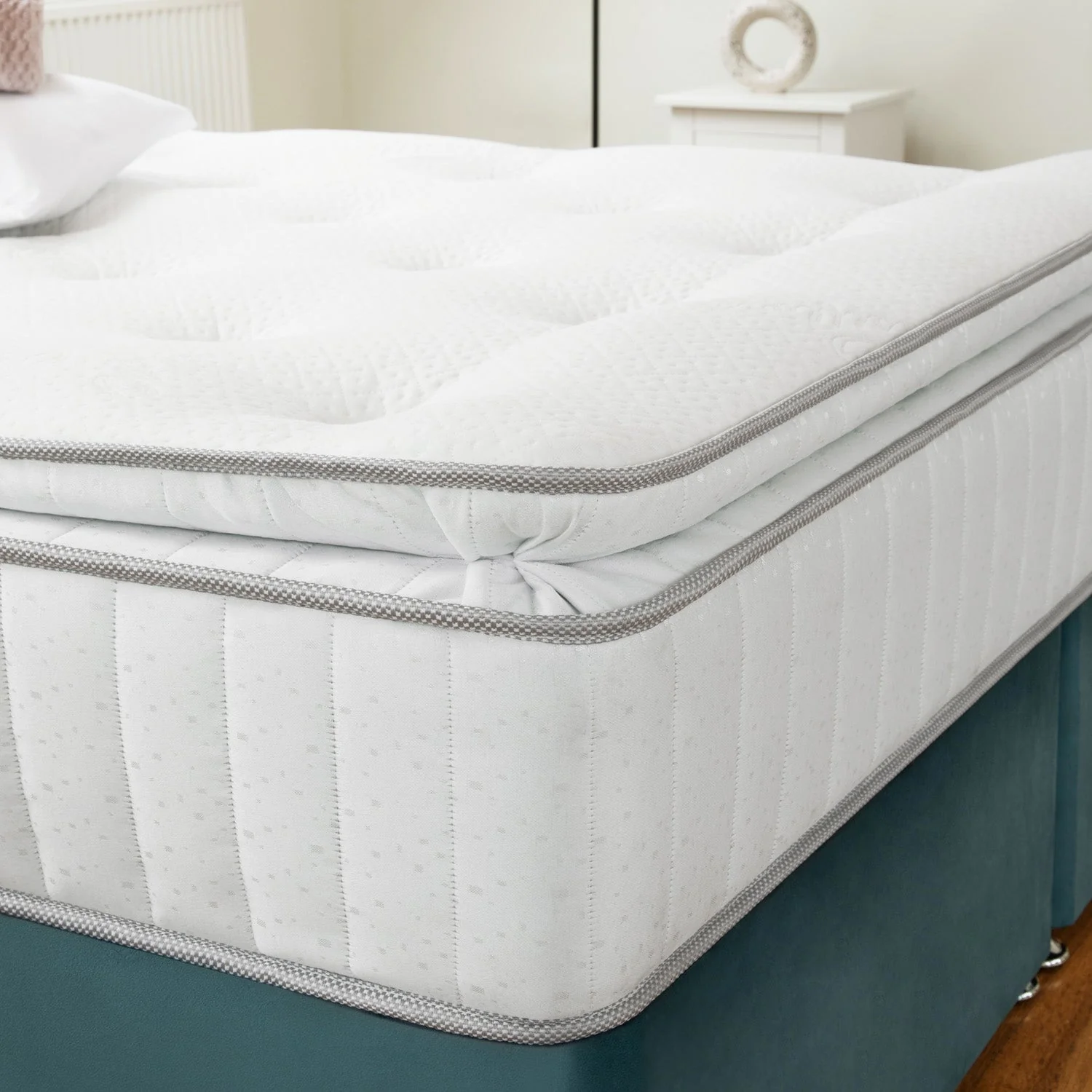 Ember Medium Mattress Super King - Image 6